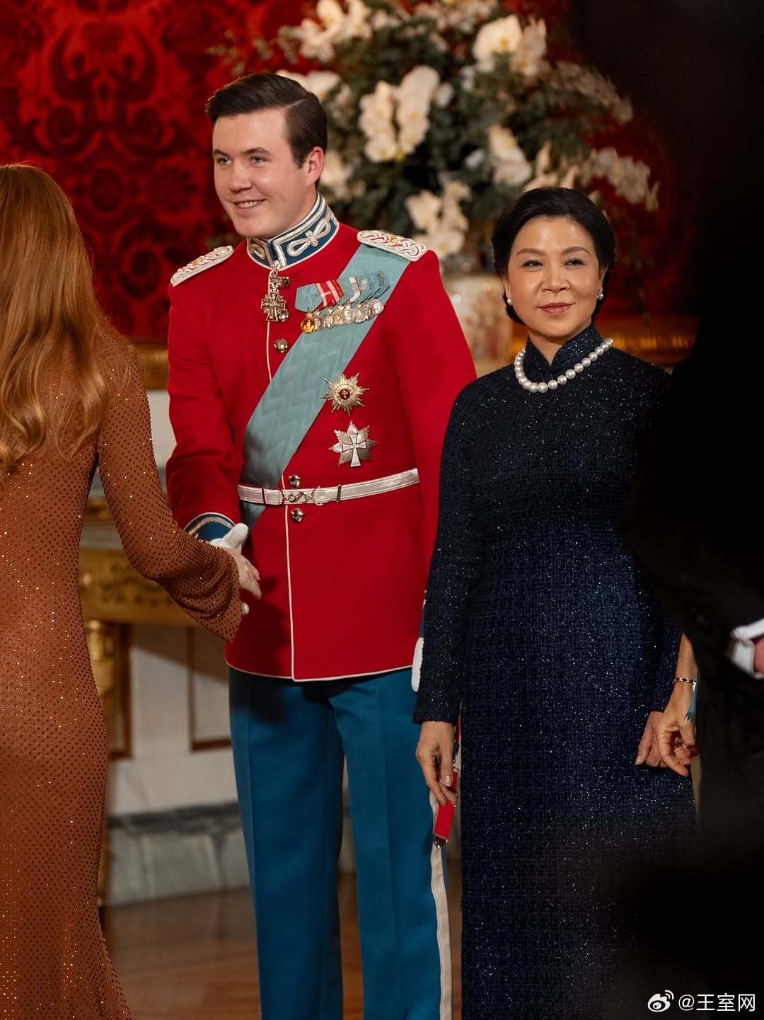 丹麦王室 🇩🇰🇻🇳10月19日，克里斯蒂安王储首次出席国事访问晚宴。大头