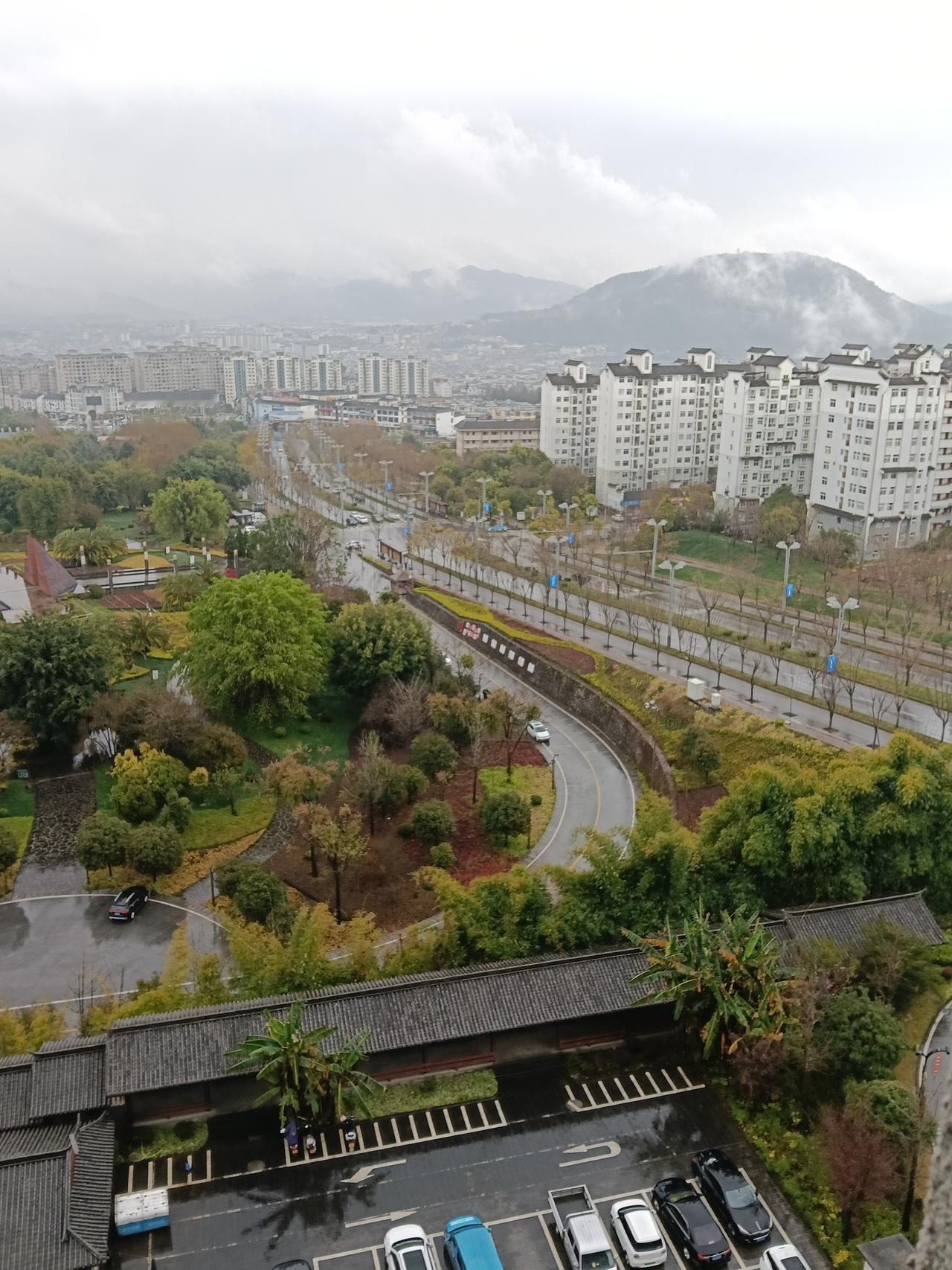 腾冲微雨，总有你驻足的东西
