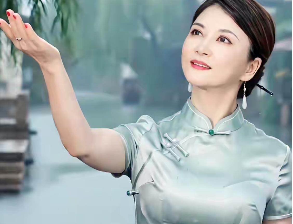 《妈妈的吻》朱晓琳活跃在抖音平台！58岁的她，至今未婚单身
娱乐