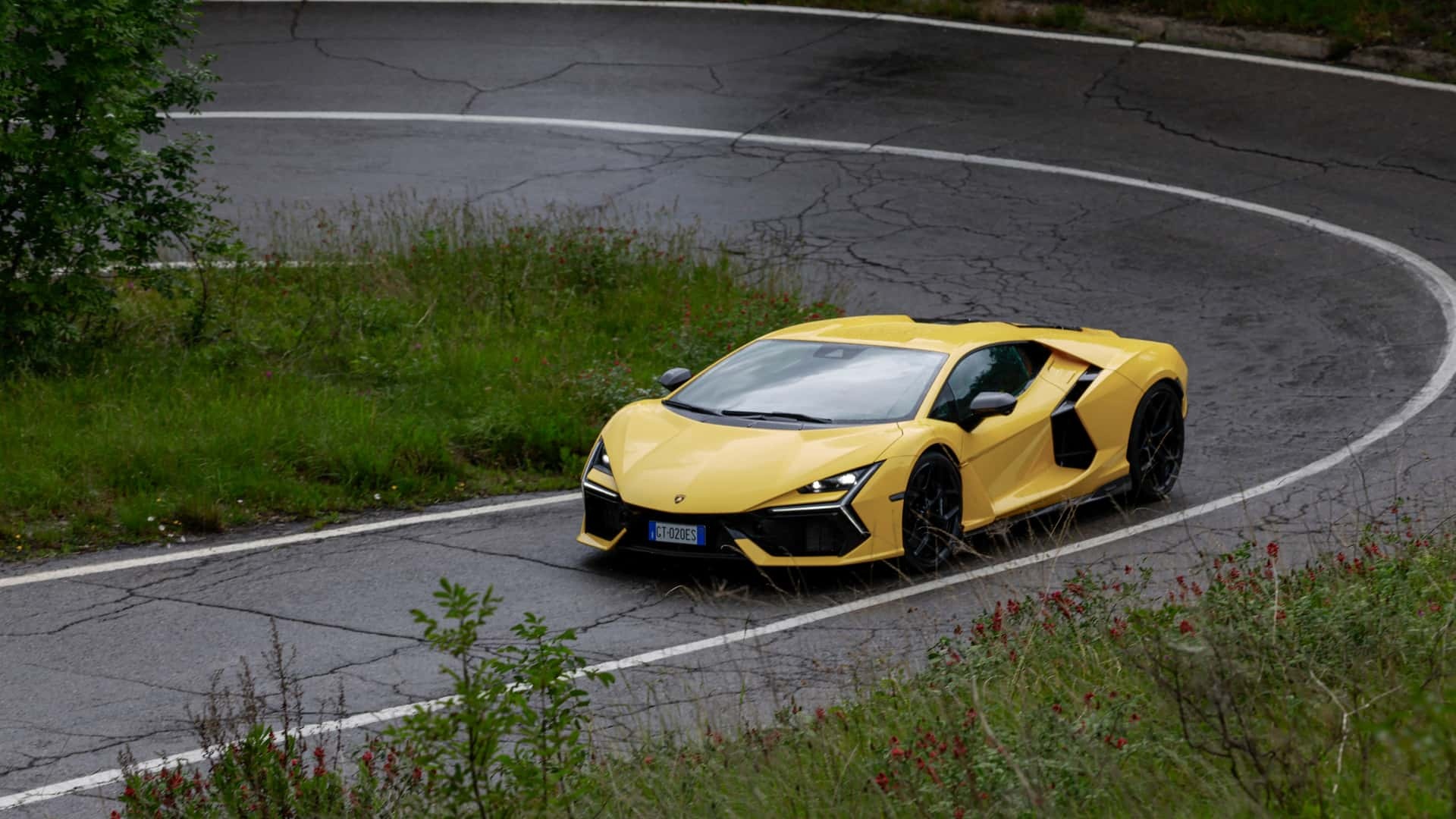 Lamborghini Revuelto 