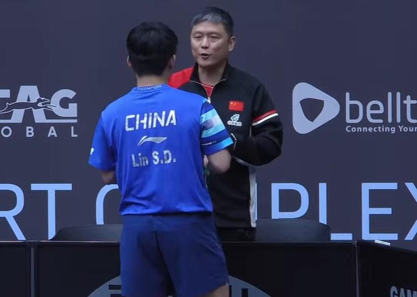 天呐！印度塔卡把林诗栋防死了！

第一局
林诗栋11:4轻松拿下

第二局
林诗