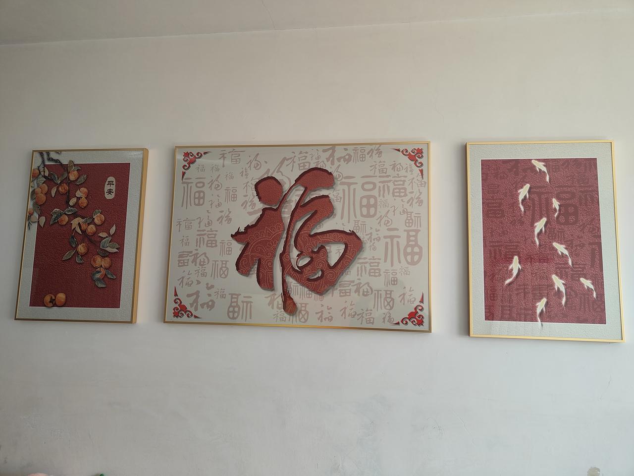 上联：骏马奔腾开胜景
下联：春风浩荡纳鸿福
横批：马到福来