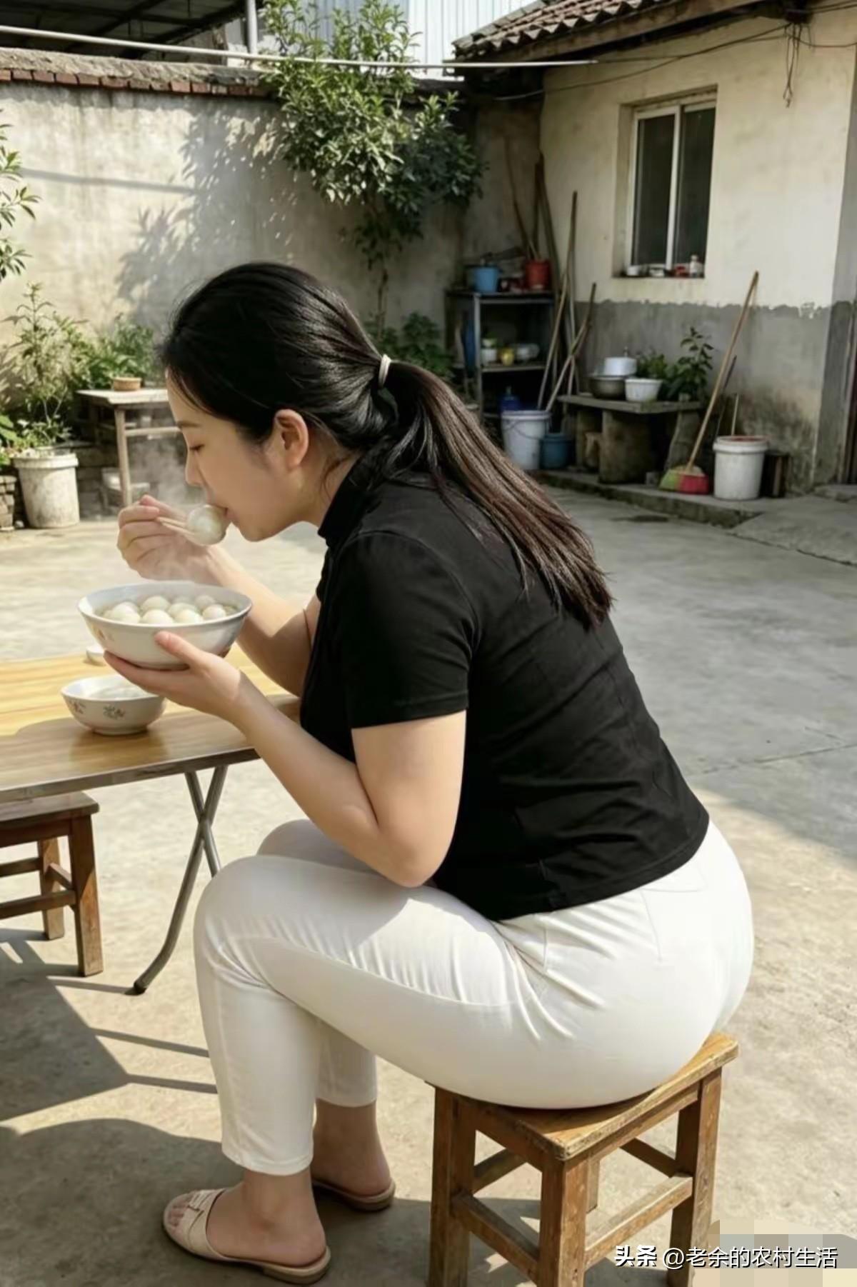 男人要善待自己的原配
对自己的结发妻子一定要好
因为她是你的命
原配才是一个男人