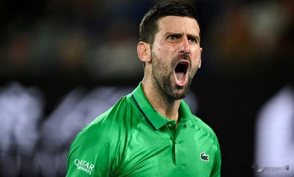 四小时史诗对决！38岁德约两度落后两度扳平，3-2险胜辛纳，第11次闯入澳网决赛