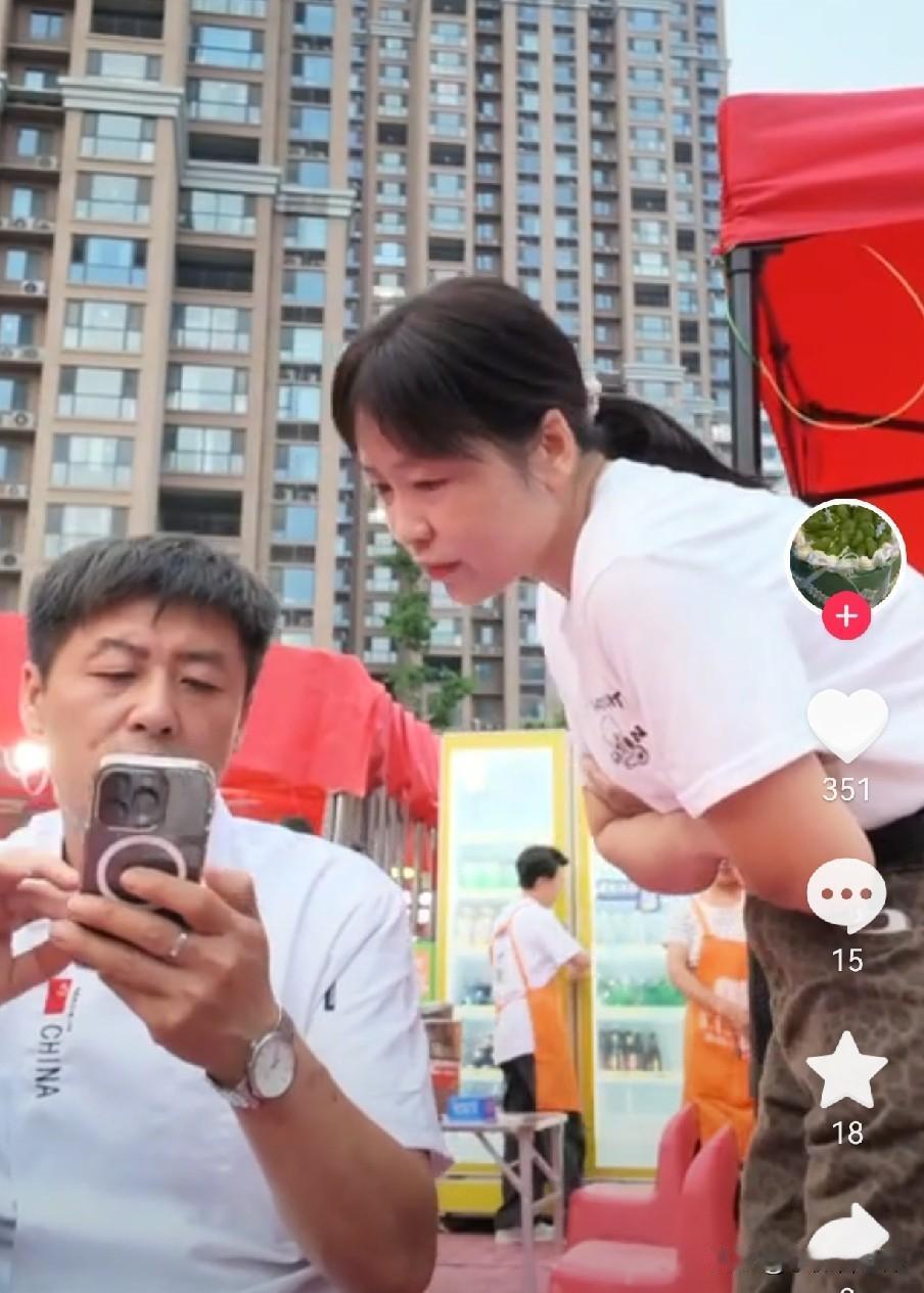 总有人在说，这河南平顶山野摊烧烤师傅陈杰，运气也太好了吧！

只是因为长得和张雪