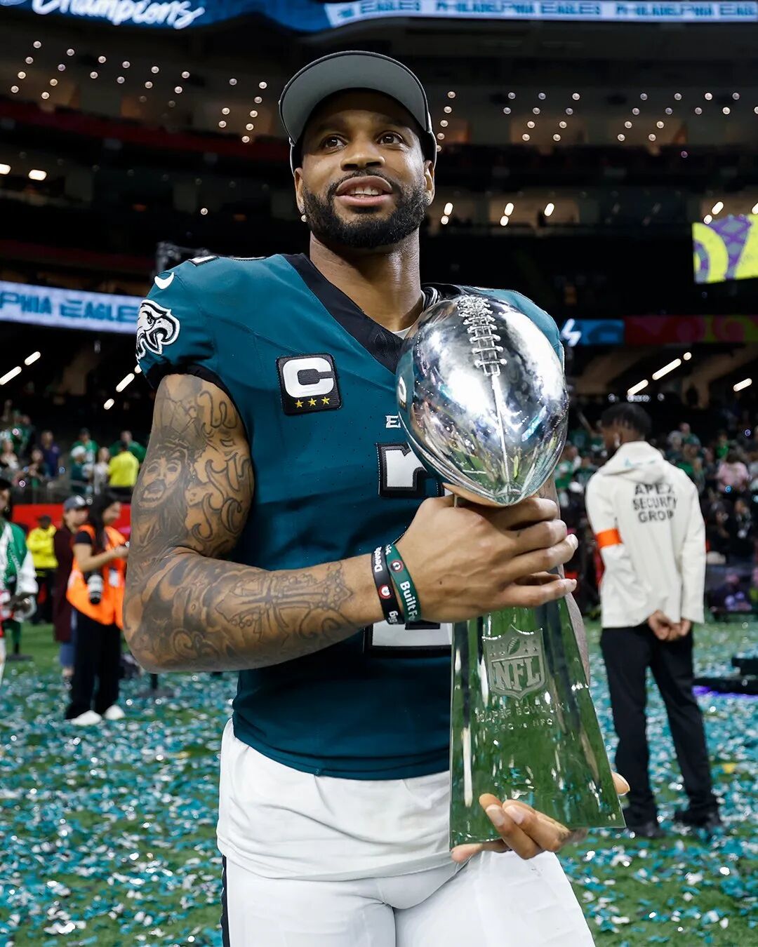 角卫达柳斯-斯雷社媒宣布退役，结束13年NFL生涯