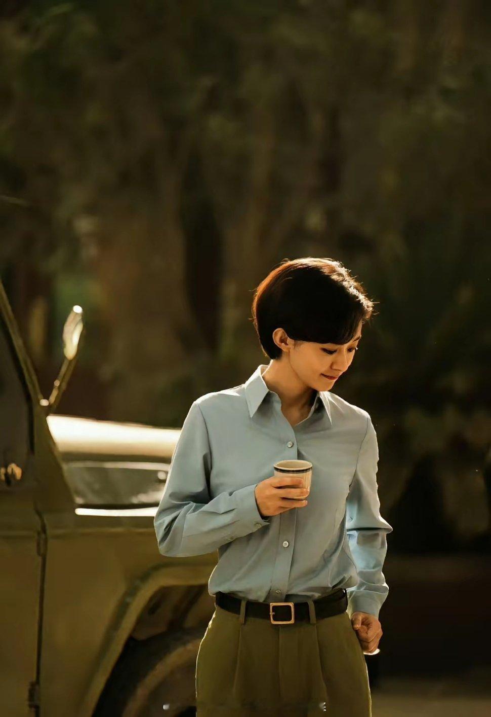 杨幂和赵丽颖的年代剧作品真的都好写实，无论是宁绣绣还是李秋萍镇长，都好像那个年代