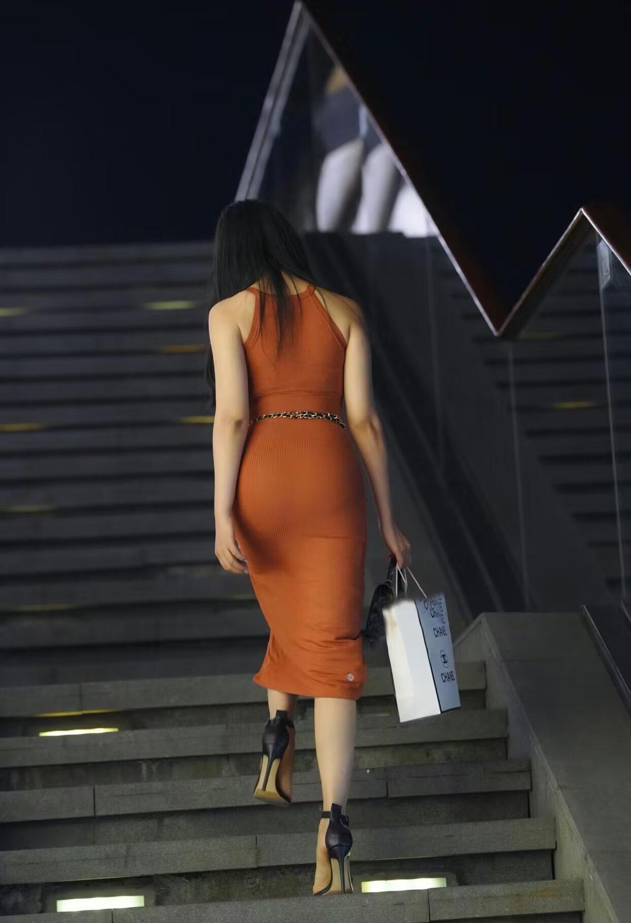 独自生活最大的特权就是，你会获得一种幻觉：觉得自己是一个非常好相处的人。