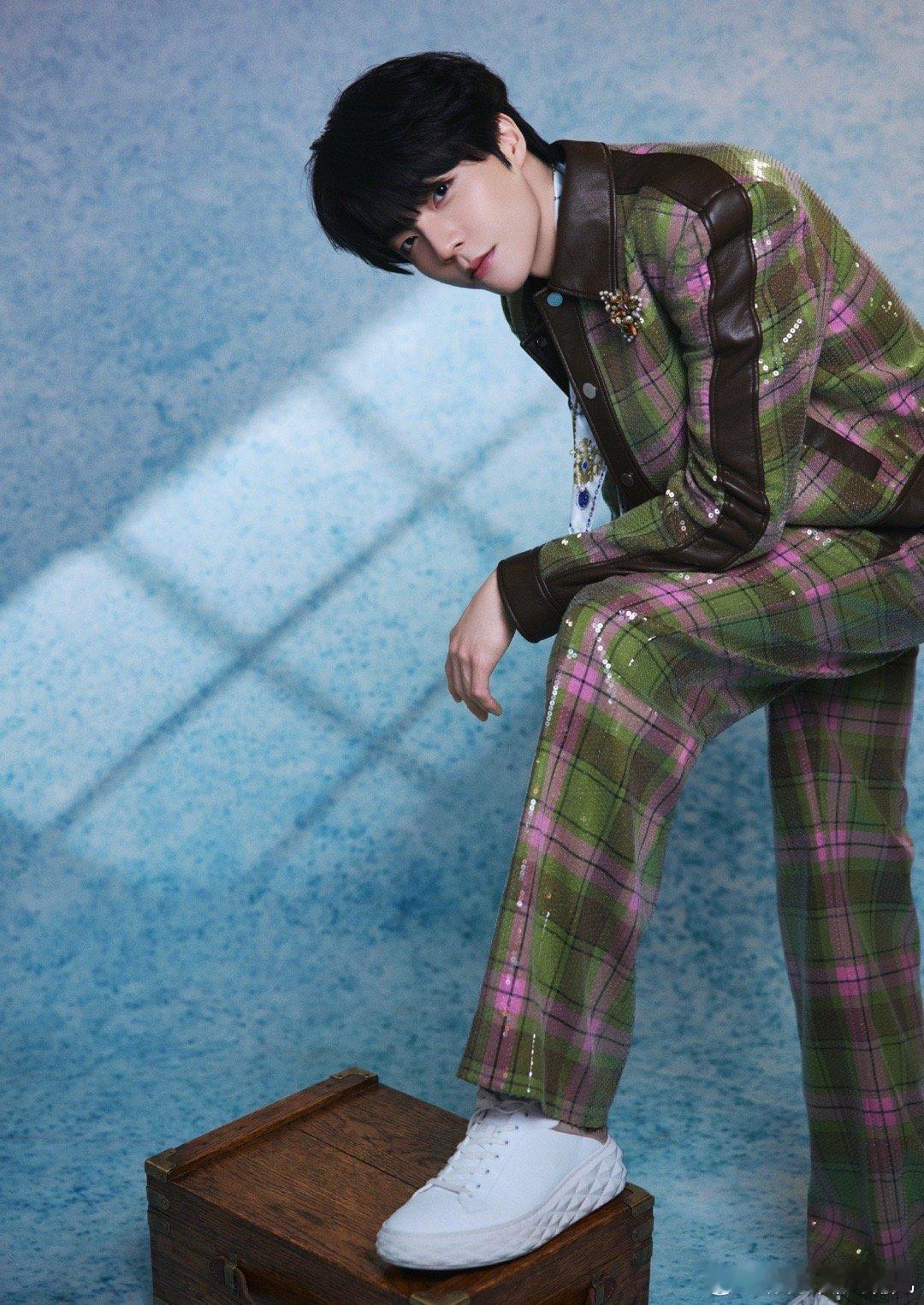 陈立农我爱你呢舞台好甜陈立农你好星期六 一整个被甜住！陈立农的《我爱你呢》舞台太