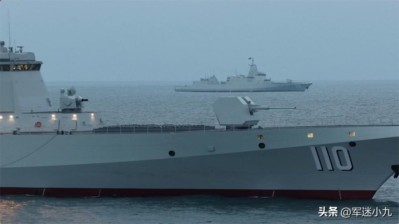 东海舰队新055，最新画面公开，双舰终于同框了，这感觉果然不一般？

真的是太震