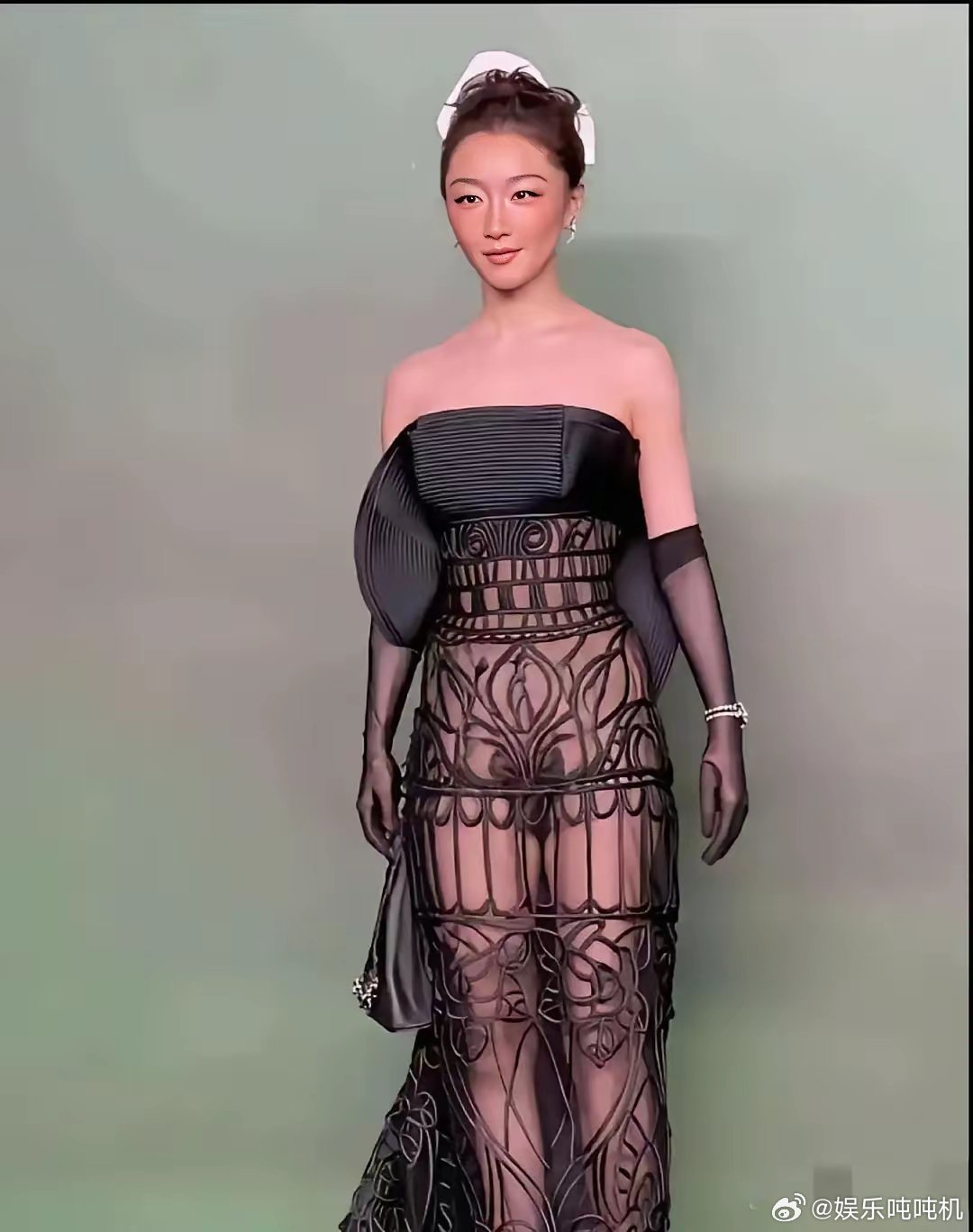 穿上礼服的周冬雨你喜欢吗？ 