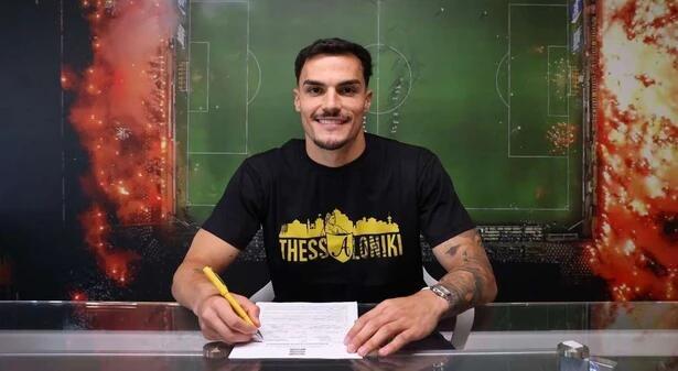 山东泰山的中后卫外援终于下树了！
最新消息，葡萄牙中后卫佩德罗·阿尔瓦罗即将与泰