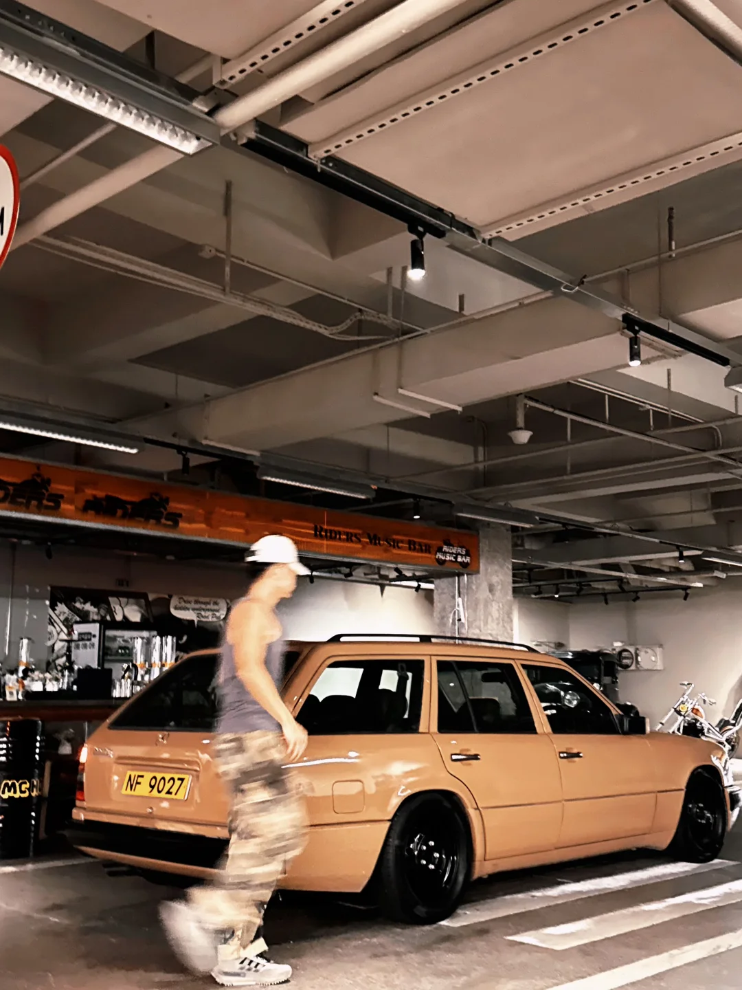 奔驰250TD 诗和远方