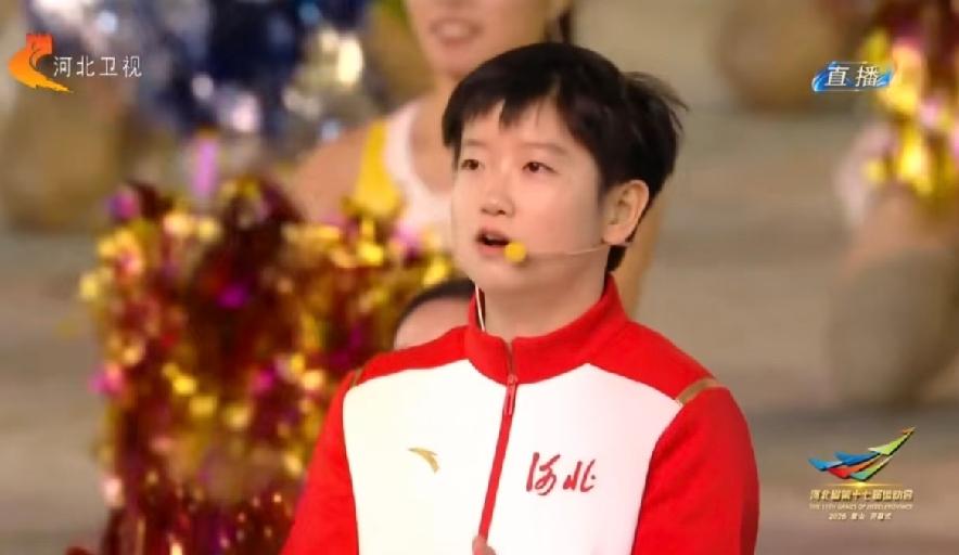 谁懂河北运动会开幕式“刀人”的细节，
唱“阳光总在风雨后”这句时，
大屏幕上放的
