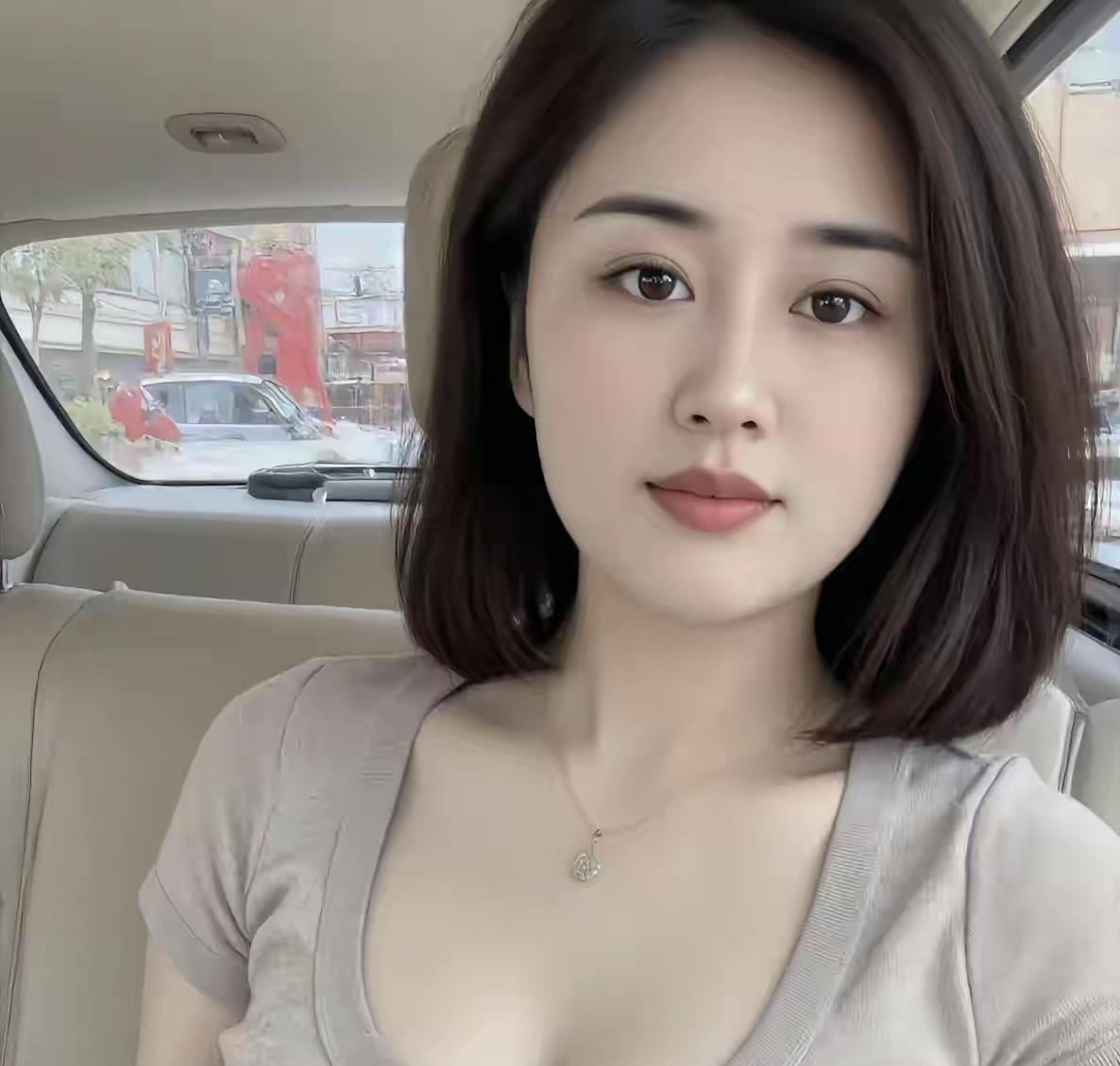 男女之间，最高级的爱，
从来不是嘴上说说的浪漫，
而是那种直击本能的生理性喜欢。