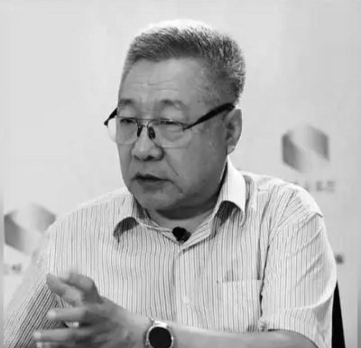 最近，我在头条平台看到不少网友提议起诉郑秉文教授的建议，这是早退休中人受到不公平