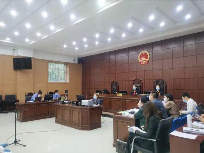 2020年8月，李娟（化名）女士将一千万积蓄存到银行，几个月后不但没得到一分钱利