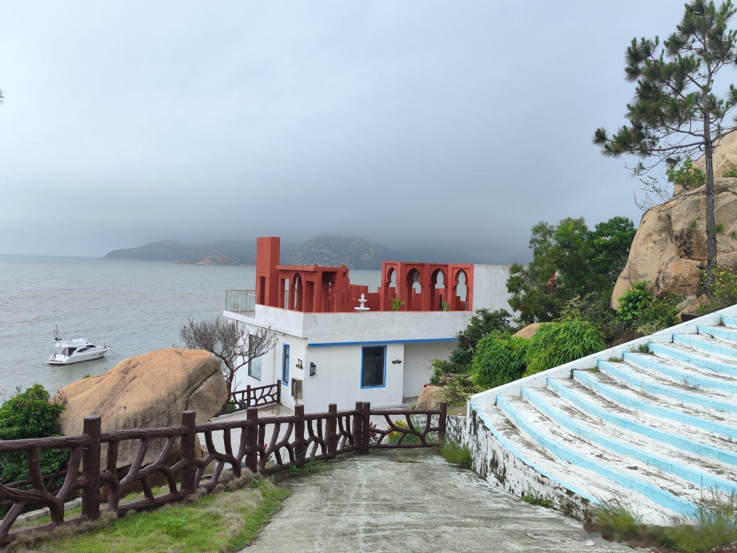 那琴半岛婚纱基地，最动人的画面：一人一兔望大海~ 台山·那琴半岛度假村