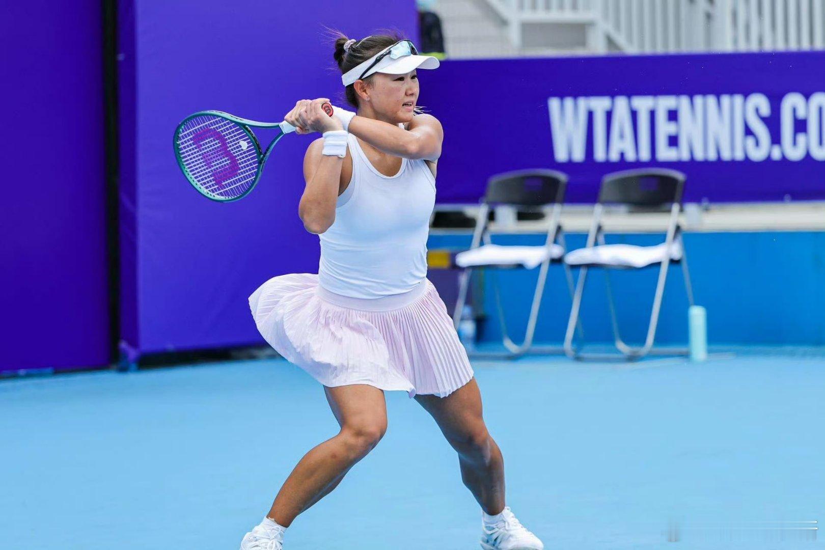 广州WTA250首轮郭涵煜🇨🇳以3-6/6-3/6-7（4）负于邦达尔🇭?