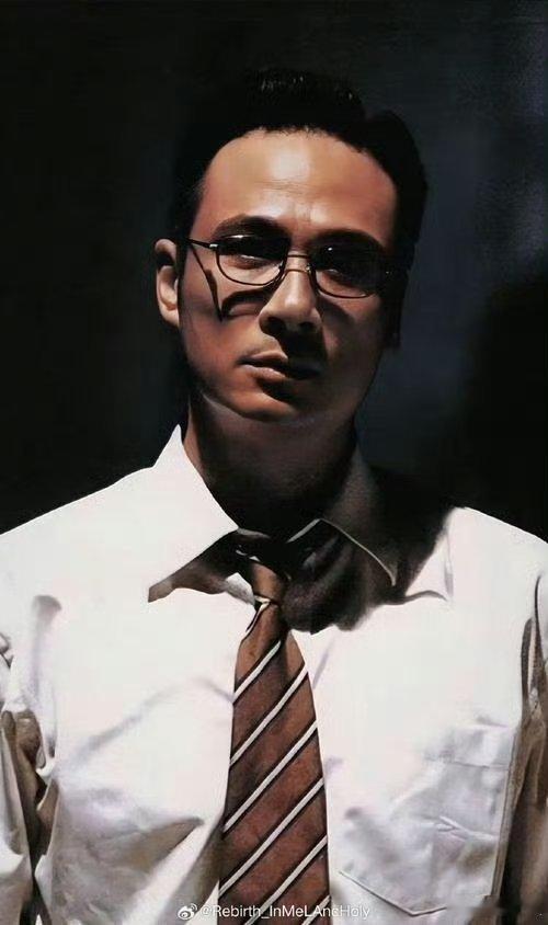 六旬老人吴镇宇是男模再就业吧 63岁艺人新造型现身广州黄色短发搭白衬衫超清爽，艺
