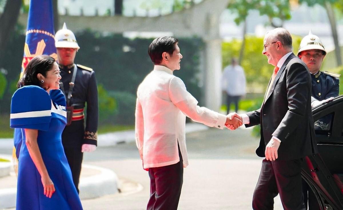 中国导弹落进南太平洋，澳大利亚急喊“不安”，评论区却笑了：离你近，还是离美国战略