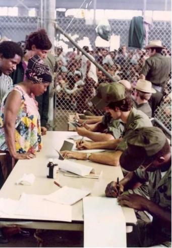 1980年，古巴的领导人卡斯特罗为了报复美国，竟然将15万名罪犯以及精神病患者送