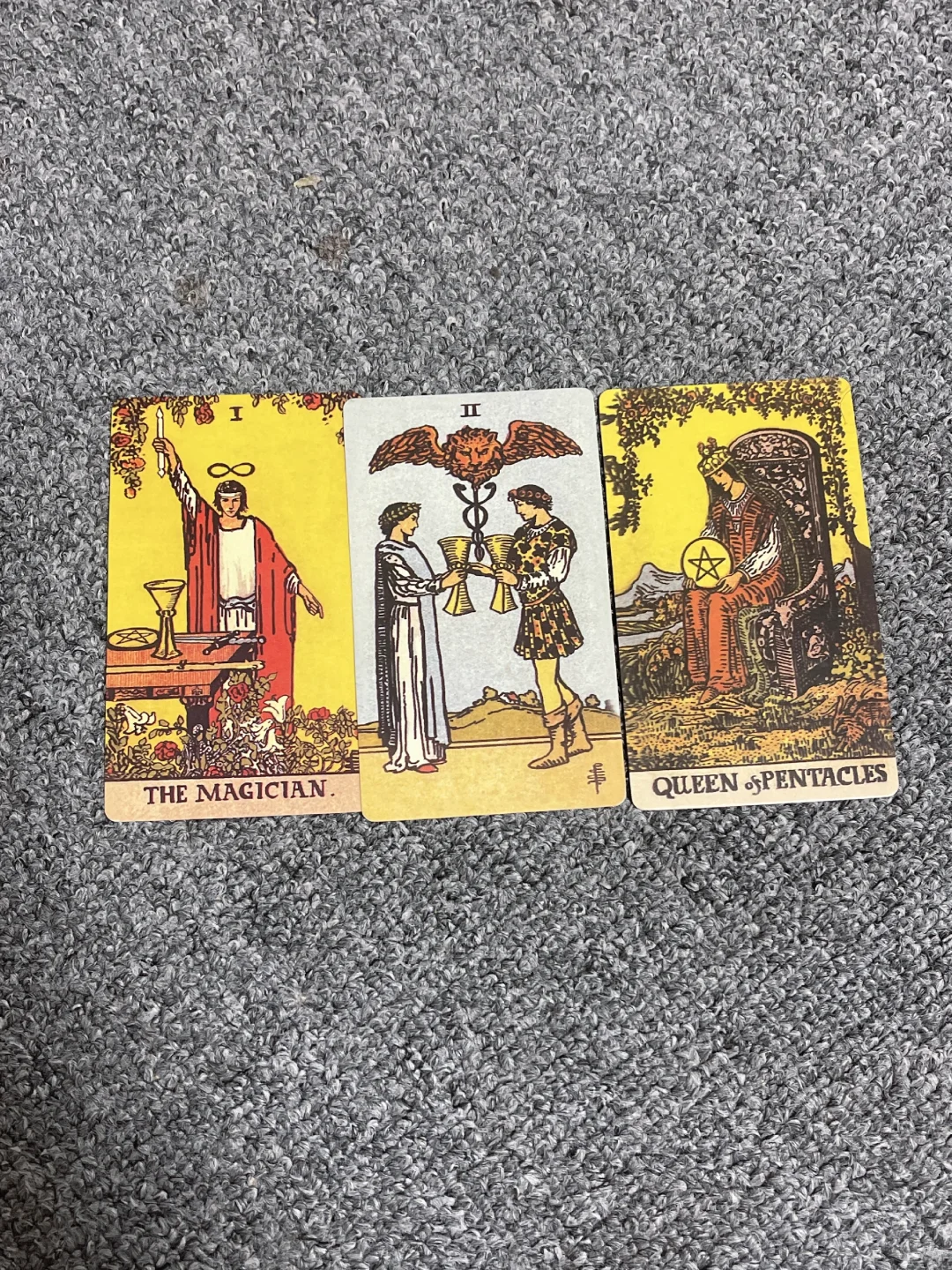 这张牌预示着：你马上拥有安稳而富有的未来🎉！星币的寓意就是即将拥有安...