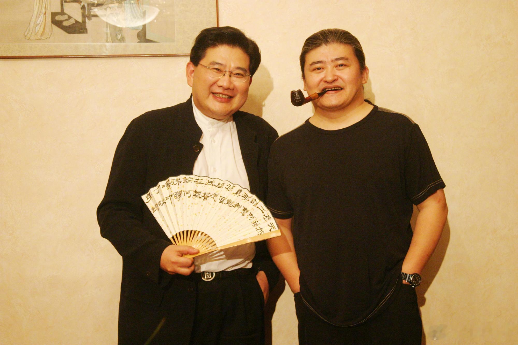 曹可凡悼念刘欢 斯人远去，歌声长存。愿老友安息。🌷🍵 ​​​