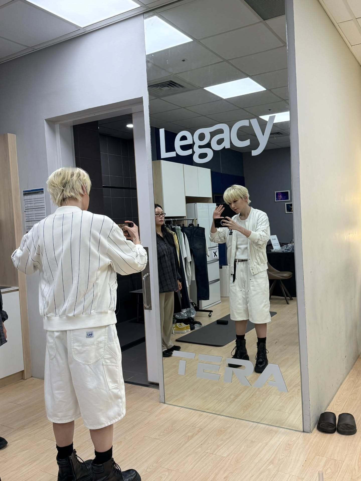 “CB百蓝_。260804金厉旭 IG更新：🫶 