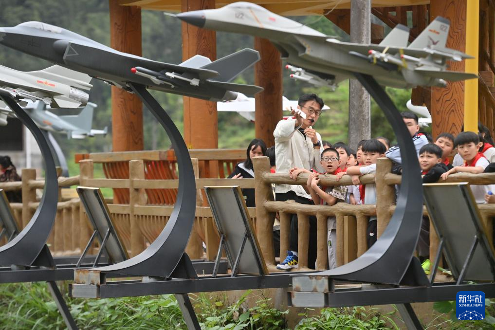 【西媒：欧盟批准向乌克兰发放900亿欧元贷款】#欧盟批准向乌发放900亿欧元贷款