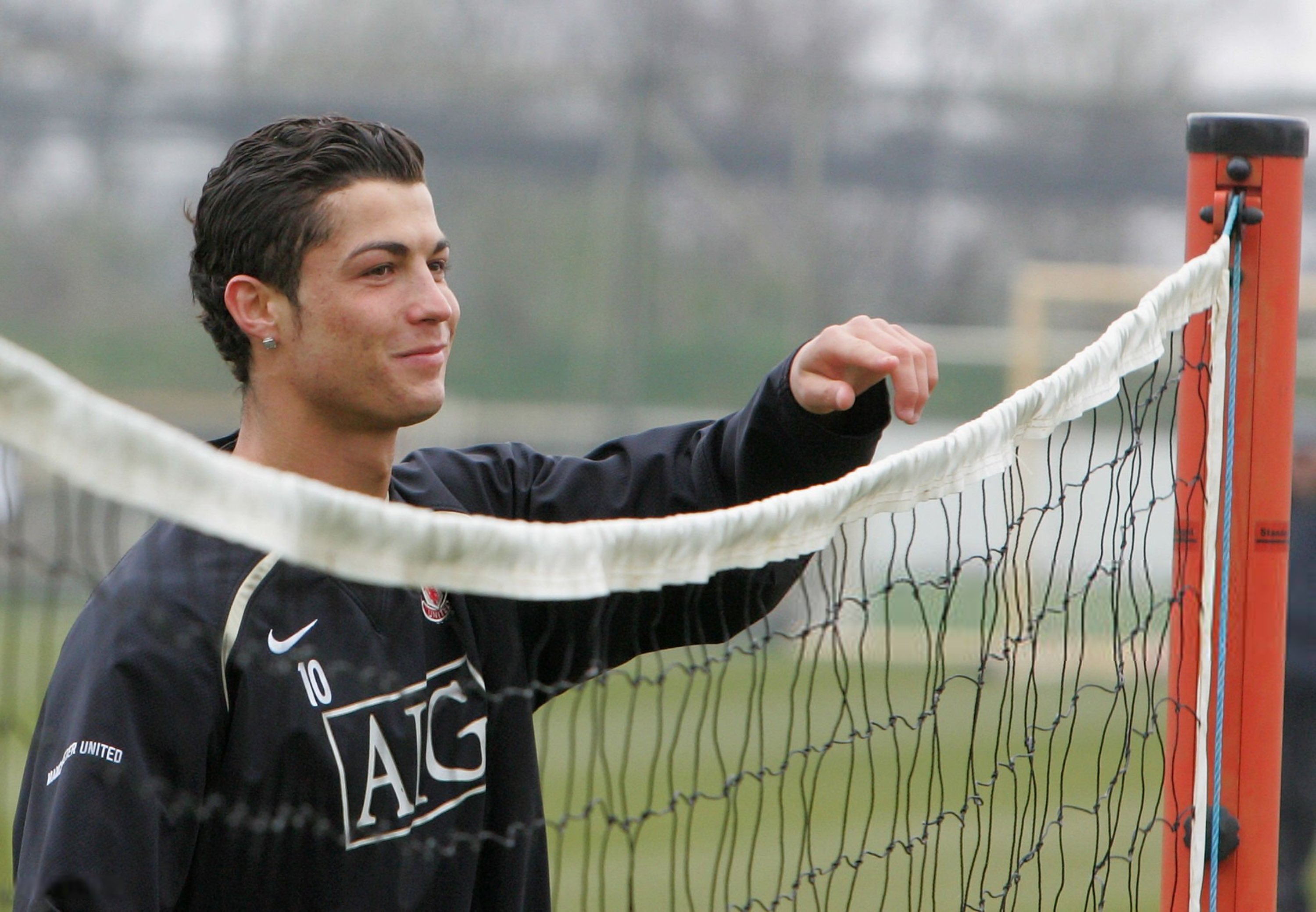 C罗c罗 网式足球训练耳钉卷毛小小罗可爱漂亮 