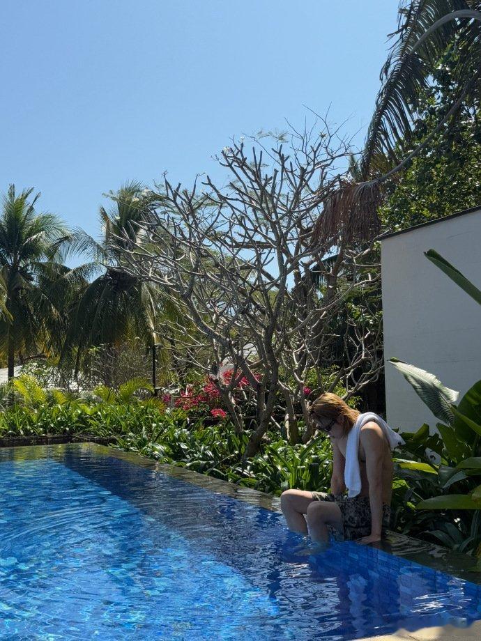 徐明浩的过年8天乐day1来了，这大膀子练的不错啊