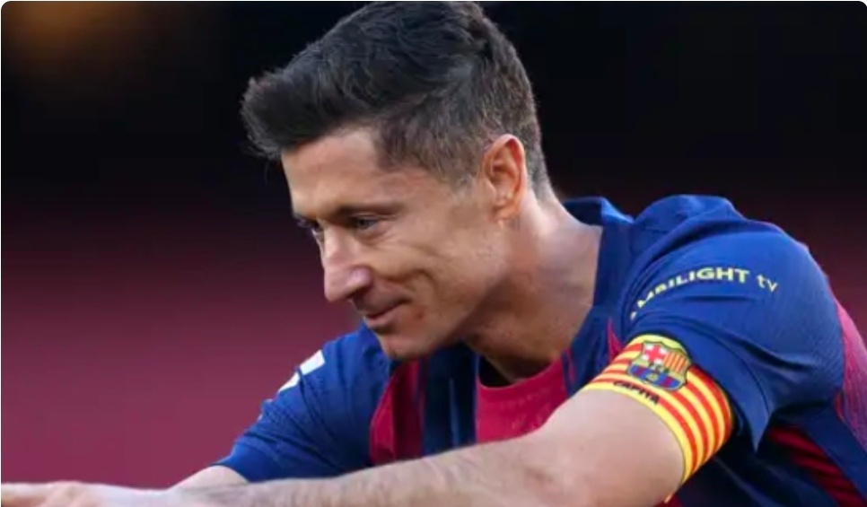 莱万已收到5支球队报价 职业生涯暮年依然抢手据报道，37岁的波兰前锋罗伯特·莱万