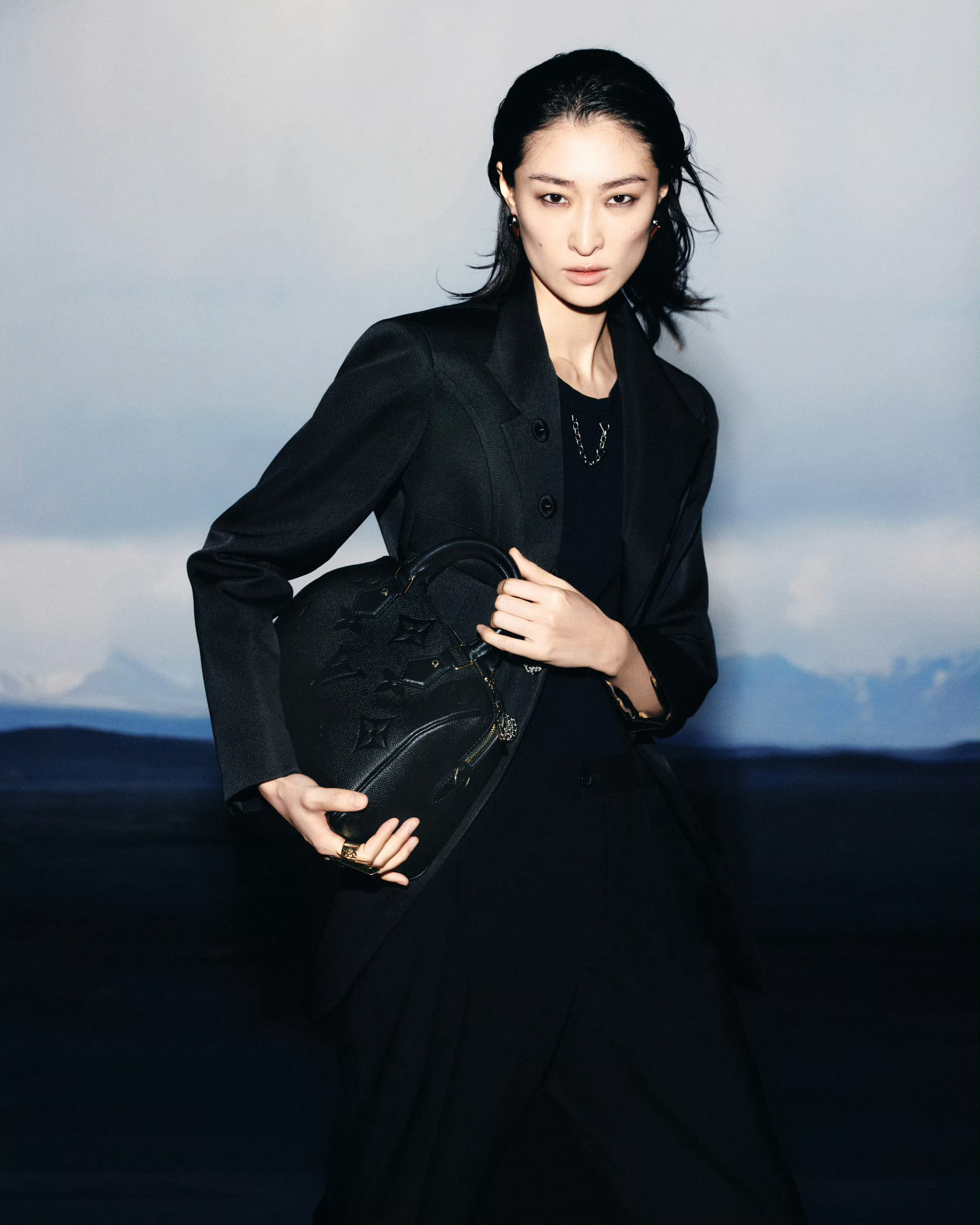 这两张拍得好美，以后保持这个出图质量（模特该有的水准） 