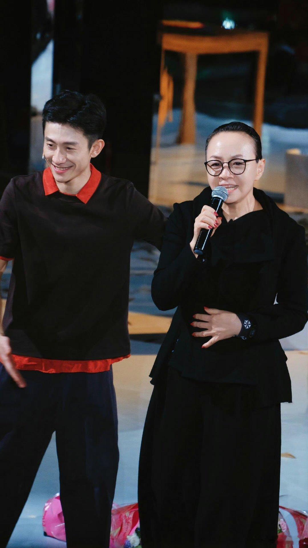 谁的DNA动了！宋丹丹看张一山话剧哭到哽咽，认证“一山是天才”，感慨刘星从小灵感