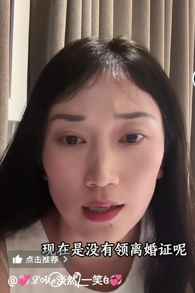 普通早晨，没啥特别，可我看到了不一样的东西。
闹钟响了我就醒了，窗外天刚亮，路灯