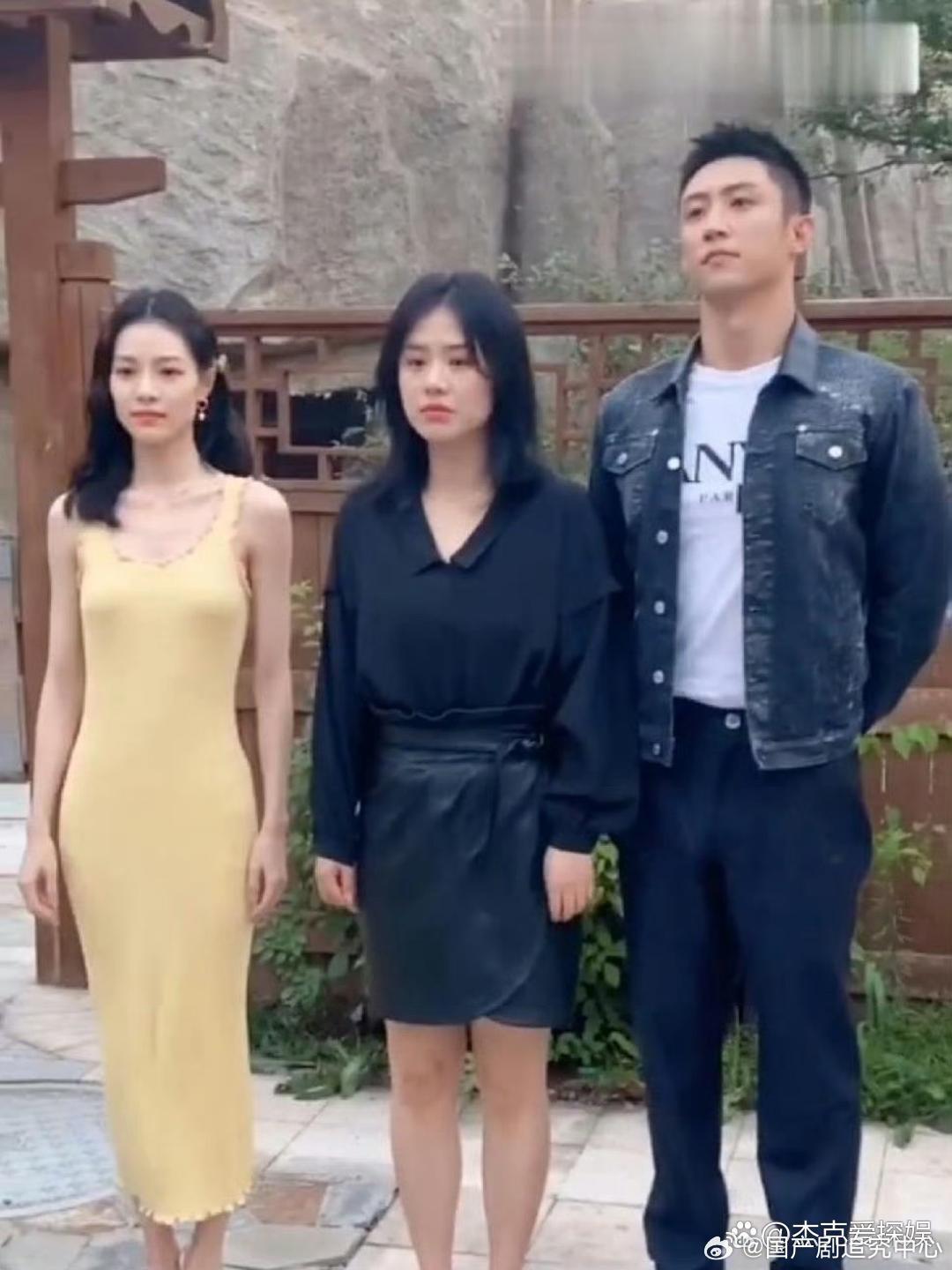 马思纯和钟楚曦体型差，真的差好多啊 ！ 