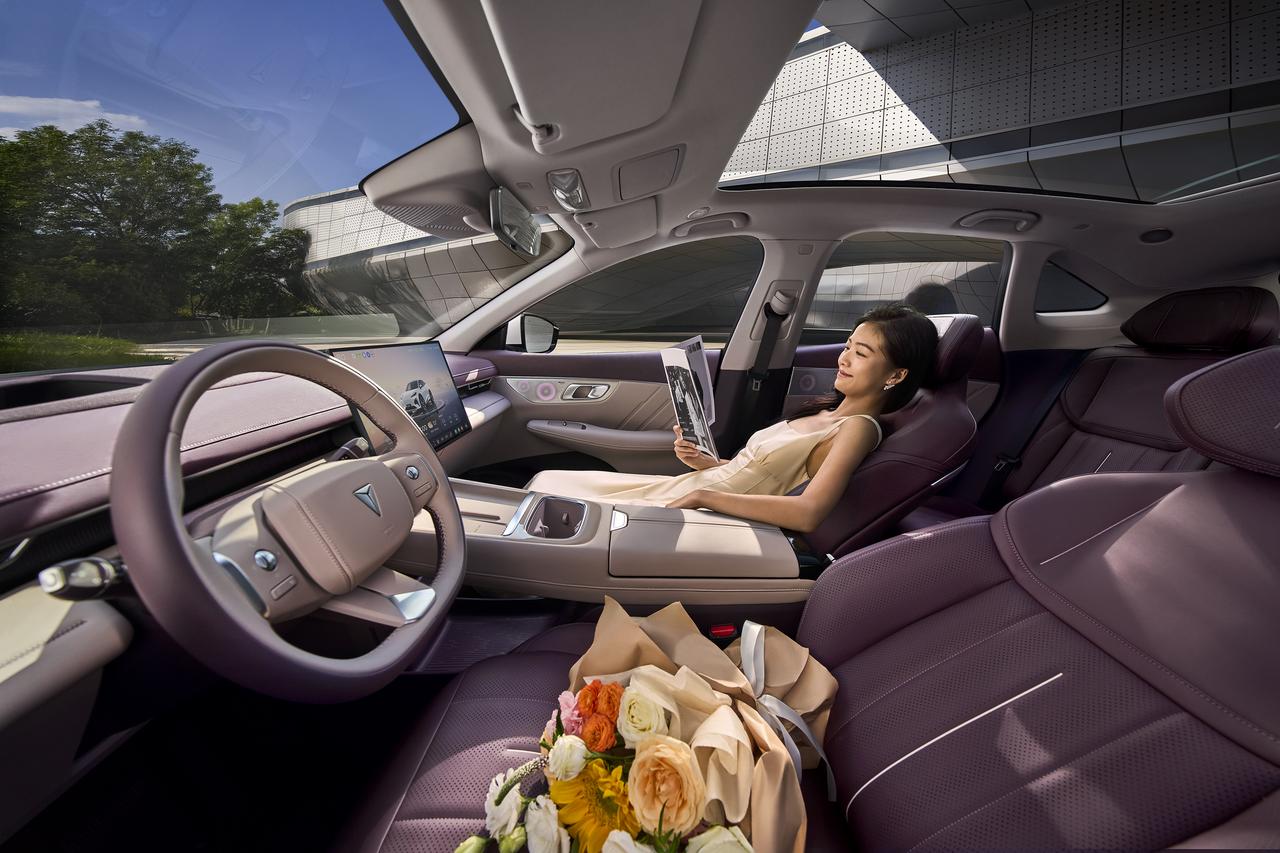 最近，深蓝汽车成功实现了70万台整车交付，这是品牌发展的重要里程碑。与此同时，长