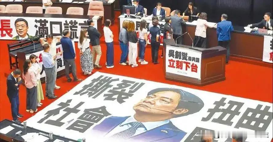 绿营内讧升级！“大罢免”24比0惨败，赖清德被亲信“背锅” 绿营内讧 赖清德危机