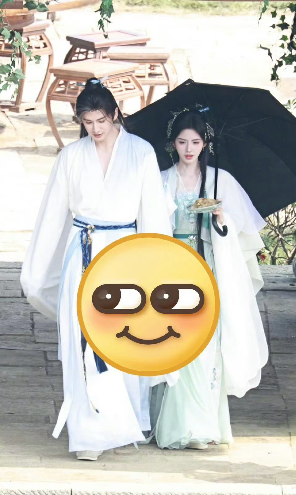 鞠婧祎张云龙在《来战》的路透，这个造型好看吗？[思考][思考][思考] ​​​