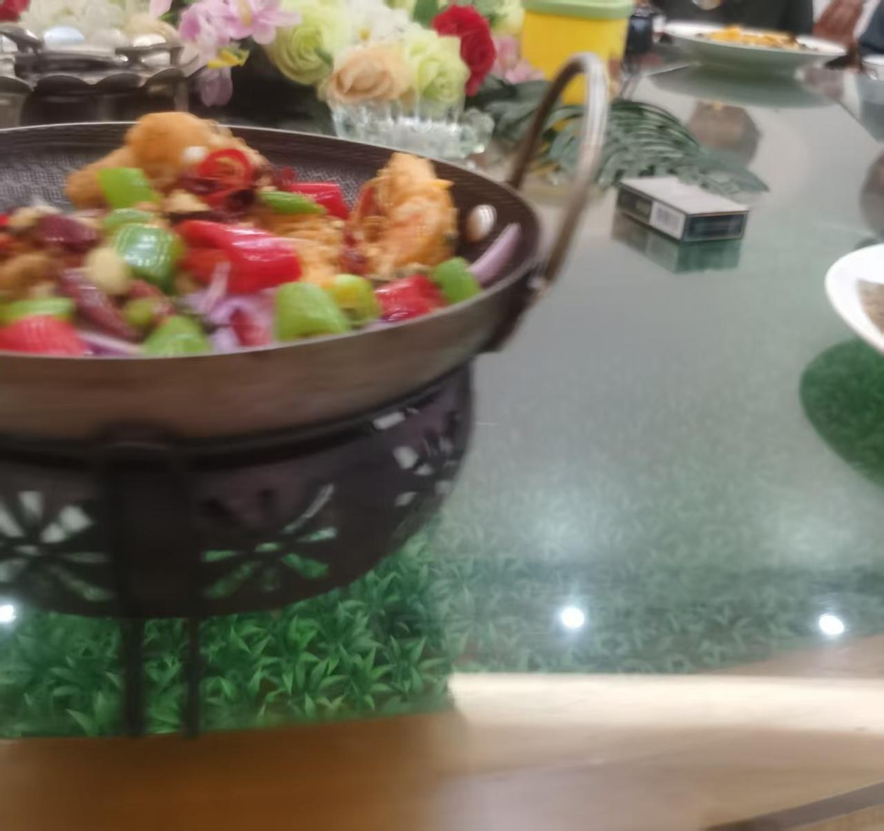 是自私，还是没教养？

真的不好。我不是说的话，你们那天的席面真地弄得不好。什么