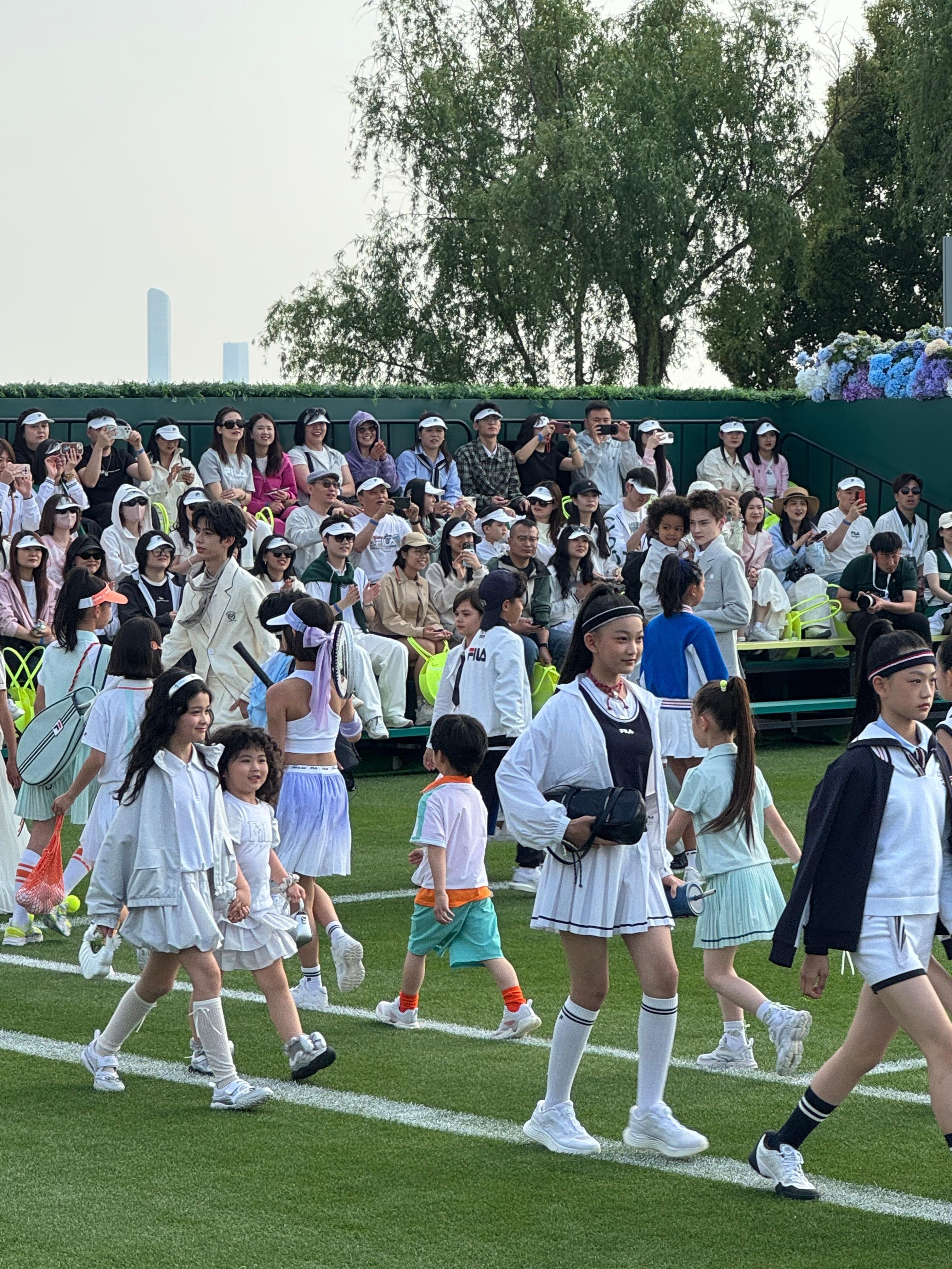 当苏州园林遇上花园网球大秀 看到林子烨了！苏州周末新去处！草地网球公园太好拍📸