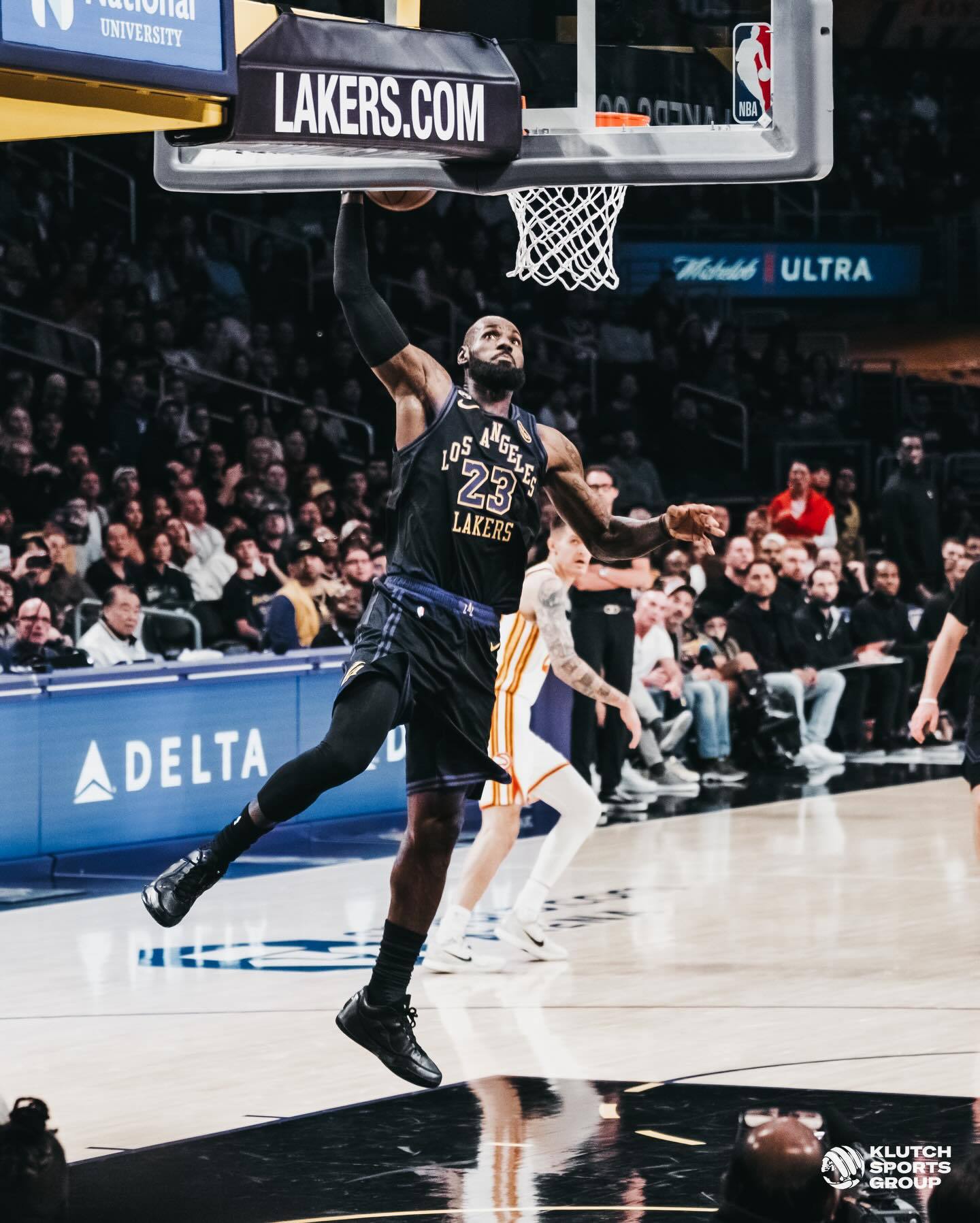 老詹更新ins：“No matter if you LOVE or HATE m