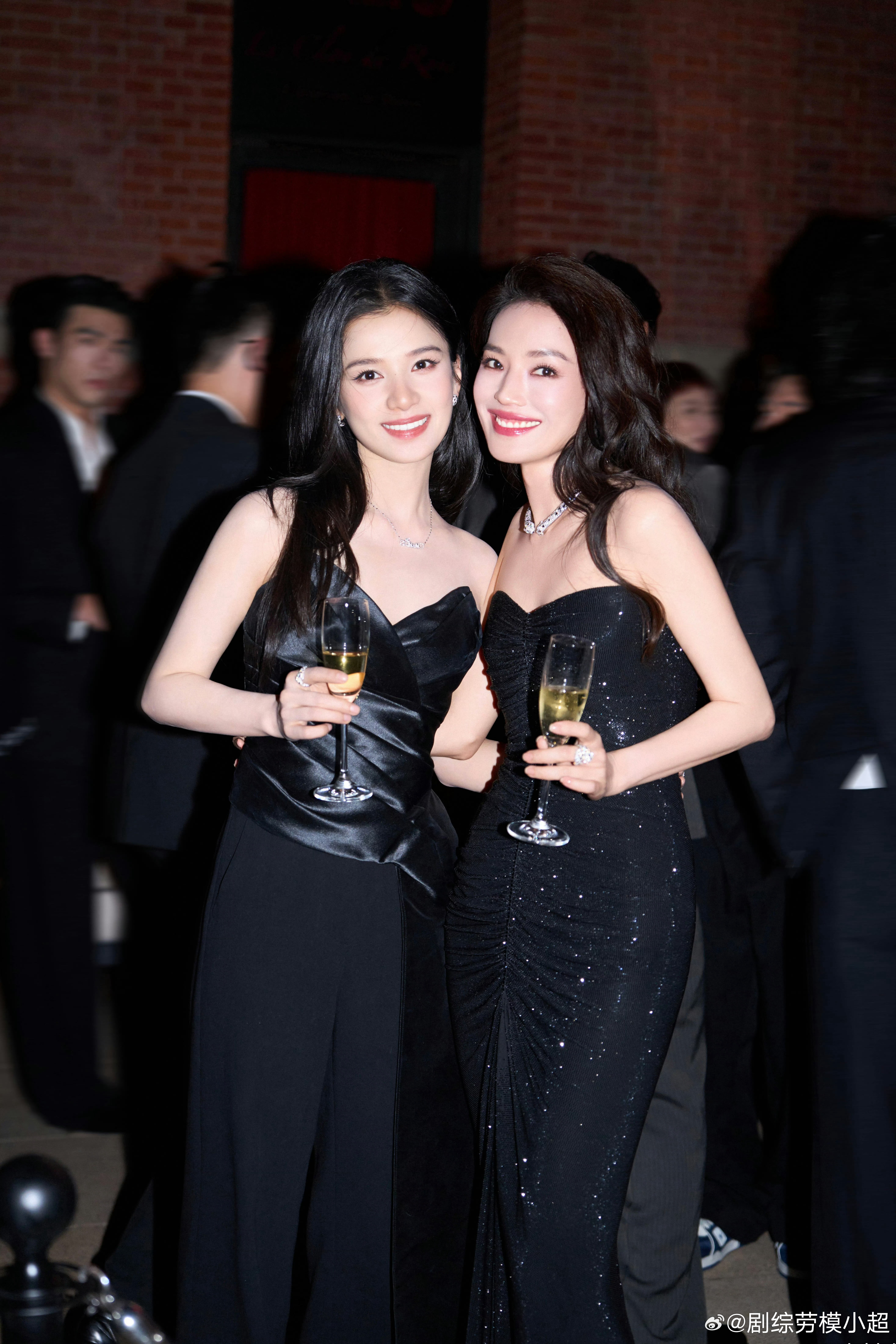 张婧仪舒淇纯正地母系双生花 舒淇张婧仪纯正地母系双生花 ​​​
