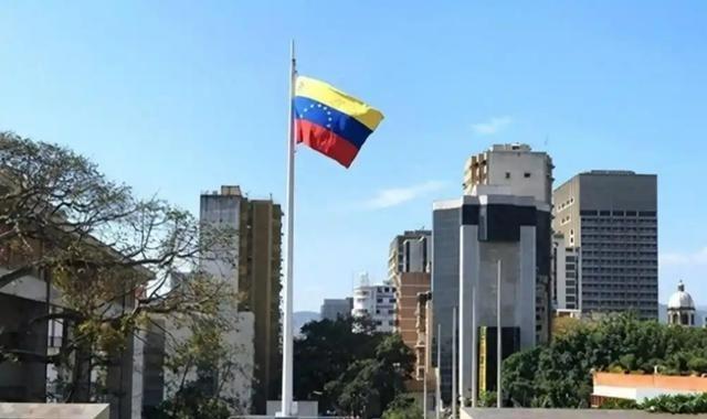 委内瑞拉：曾经富过沙特，为何现在这么惨？首先，委内瑞拉是一个大国，并不是一个小国