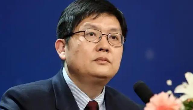 中国政府呼吁谨慎前往日本，然而复旦大学的冯玮却曾在那时，高调推荐中国学生去日本，