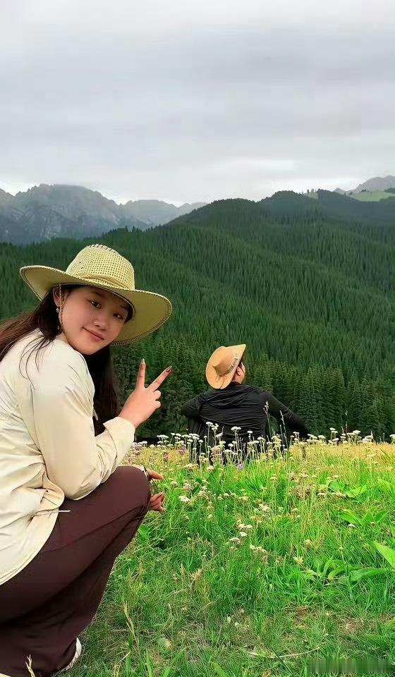 张家齐不知道自己每月话费近500元我家那闺女 每月话费近500元，本人都不知道，
