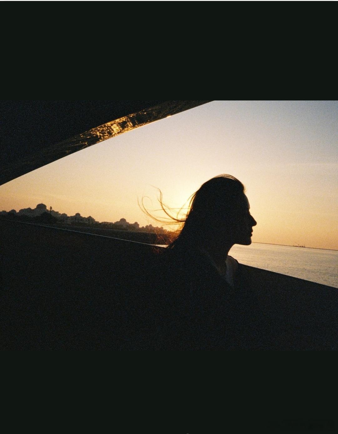 这个侧颜绝了刘亦菲更新阿布扎比库存刘亦菲头巾look