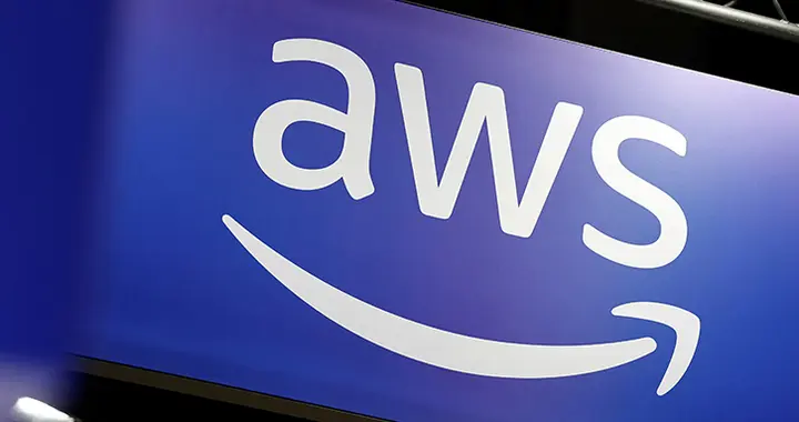 AI狙击战升温！云计算一哥亮出“模型自由”王牌