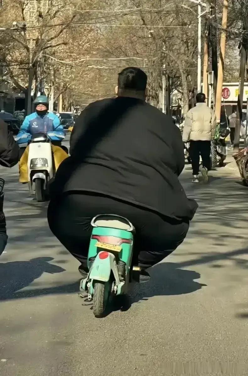 [捂脸][祈祷]骑手抱歉地说：
        可怜的电动车，对不起，让你受委屈